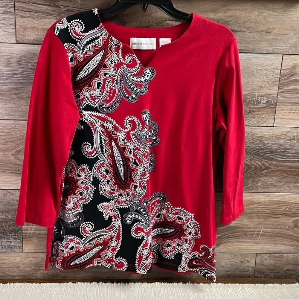 Alfred Dunner Pullover Top, Size Small, Red and Black, Paisley Print